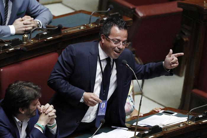 Ue: Renzi, l'Italia ancora non è uscita dalla crisi