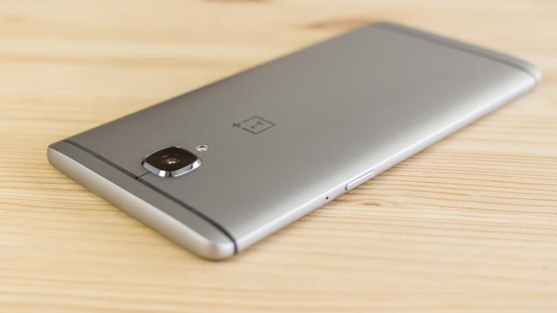 Niente stop alla produzione per OnePlus 3 Niente stop alla produzione per OnePlus 3